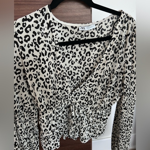 Cheetah print blouse - Picture 2 of 3